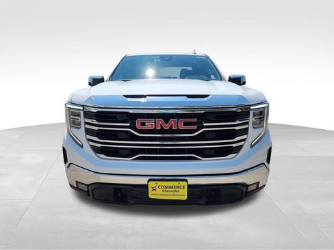 Used 2025 GMC Sierra 1500 SLT AWD/4WD image 2