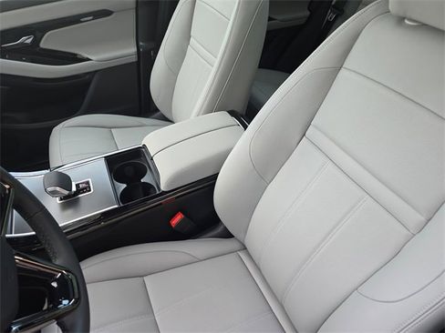 New 2026 Land Rover Range Rover Evoque S image 11