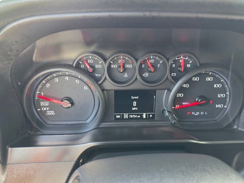 Used 2020 Chevrolet Silverado 1500 Custom w/ Custom Value Package AWD/4WD image 24