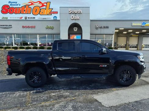 Used 2022 Chevrolet Colorado Z71 w/ Z71 Midnight Edition AWD/4WD image 2