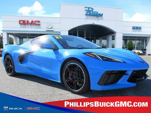 Used 2021 Chevrolet Corvette w/ 2LT image 1