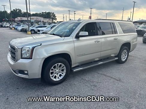 Used 2016 GMC Yukon XL SLT w/ Open Road Package RWD image 2