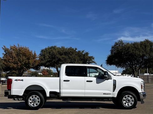 Used 2024 Ford F250 XLT image 3