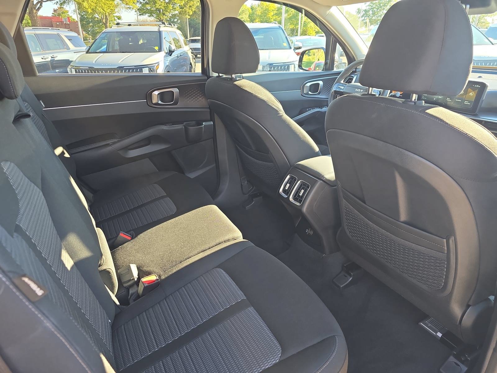 Used 2026 Kia Sorento LX FWD image 11
