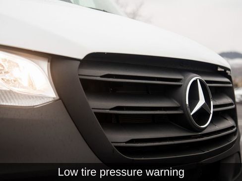 Used 2025 Mercedes-Benz Sprinter 2500 image 18