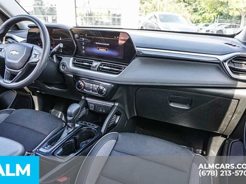 Used 2025 Chevrolet TrailBlazer LT AWD/4WD image 23