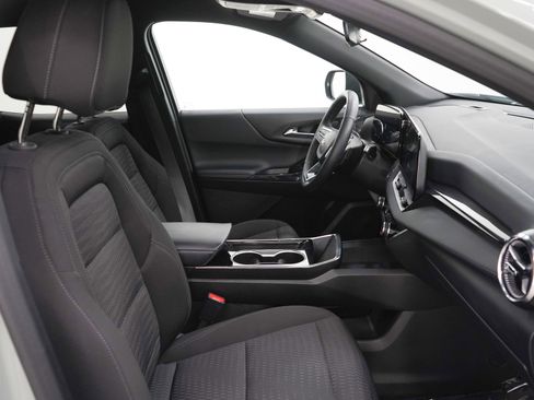 Used 2025 Chevrolet Equinox LT image 11