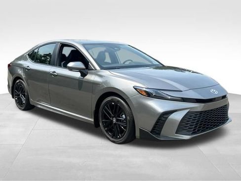 Used 2026 Toyota Camry SE w/ Convenience Package FWD image 8
