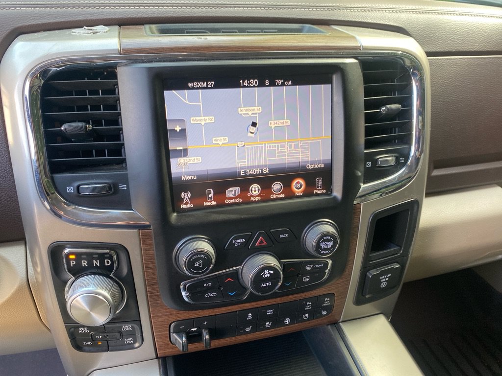 Used 2015 RAM 1500 Laramie w/ Convenience Group AWD/4WD image 19