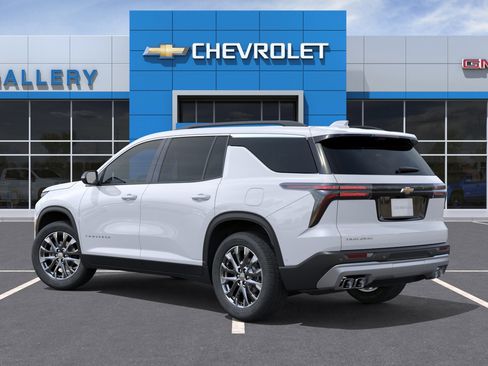 New 2026 Chevrolet Traverse LT w/ Sun and Wheel Package FWD image 3