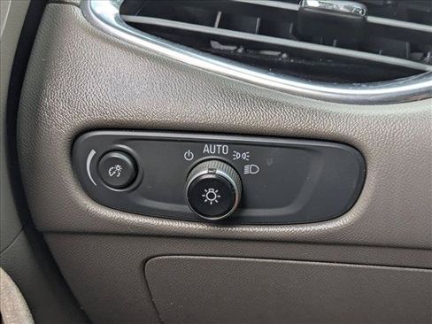 Used 2021 Chevrolet Malibu LT FWD image 14