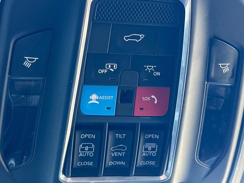 Used 2022 Jeep Grand Cherokee L Limited RWD image 26