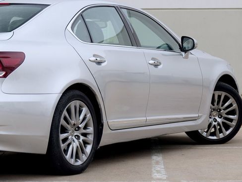Used 2013 Lexus LS 460 image 34