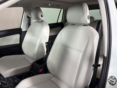 Used 2019 Volkswagen Tiguan SE image 12