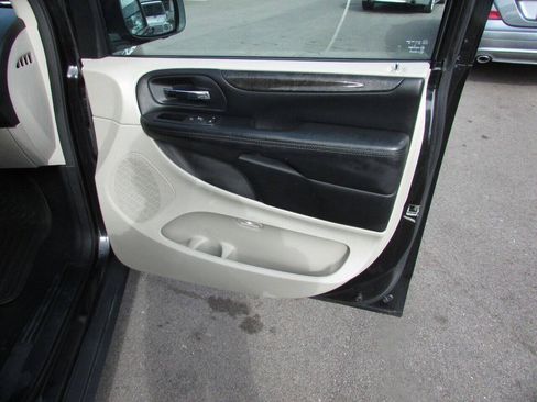 Used 2015 Dodge Grand Caravan SXT FWD image 33