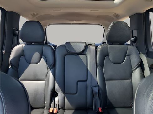 Used 2017 Volvo XC90 T5 Momentum w/ Vision Package image 39