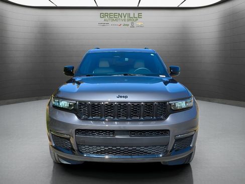 Used 2024 Jeep Grand Cherokee L Limited w/ Black Appearance Package image 11
