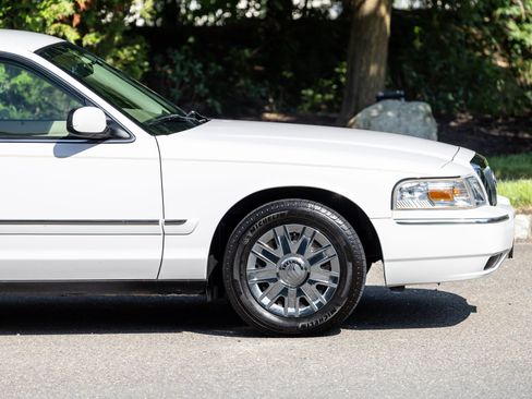 Used 2007 Mercury Grand Marquis GS RWD image 9