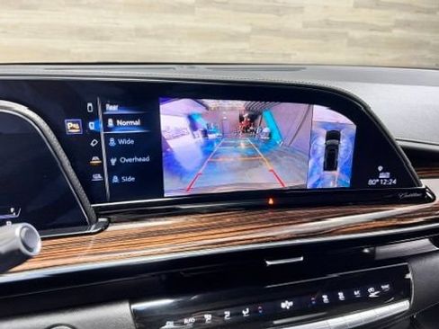 Used 2022 Cadillac Escalade ESV Premium Luxury AWD/4WD image 15