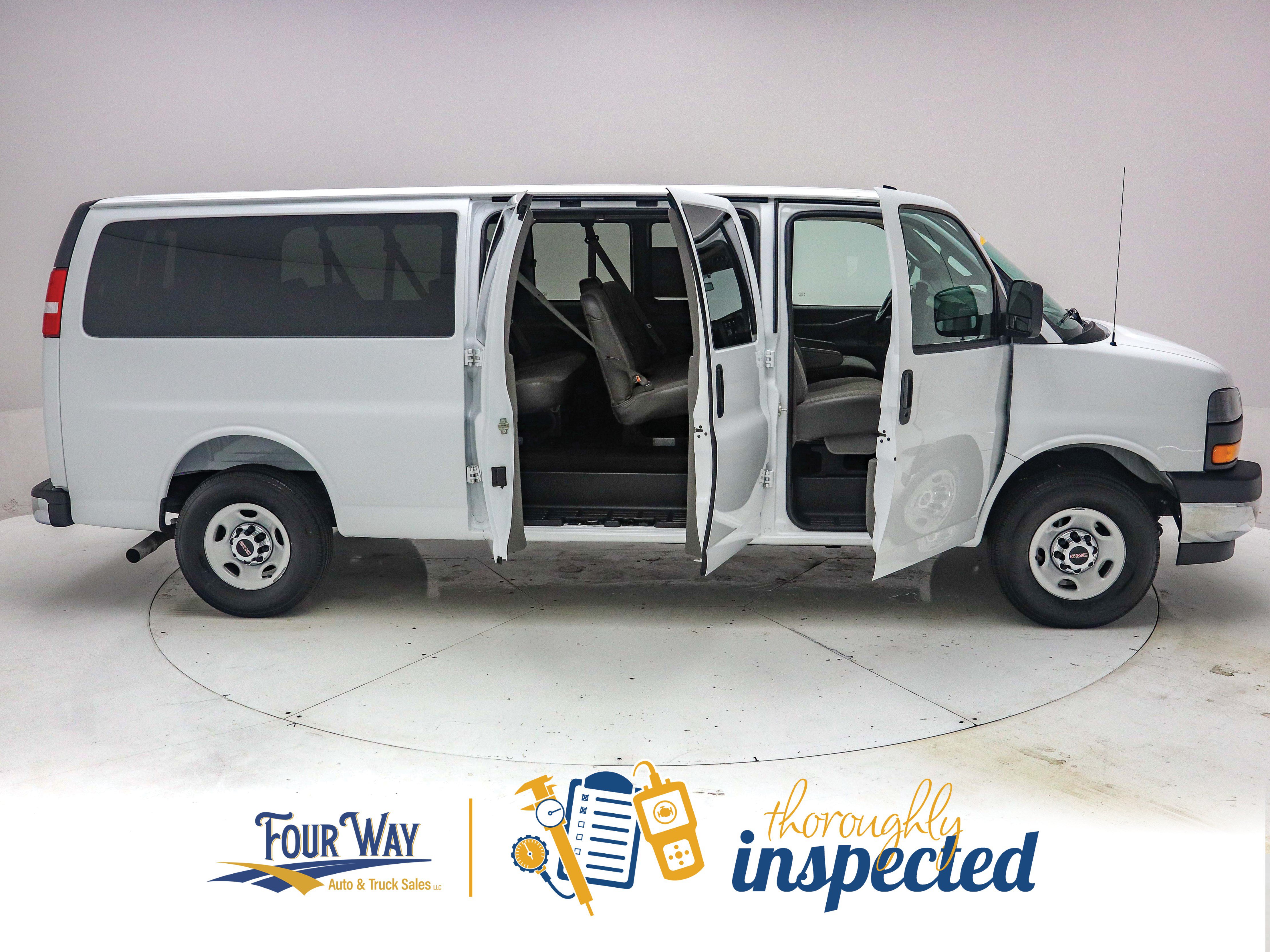 Used 2025 GMC Savana 3500 LT w/ LT Preferred Equipment Group RWD image 3