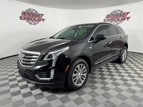 Used 2017 Cadillac XT5 Luxury w/ Driver Awareness Package FWD image 3