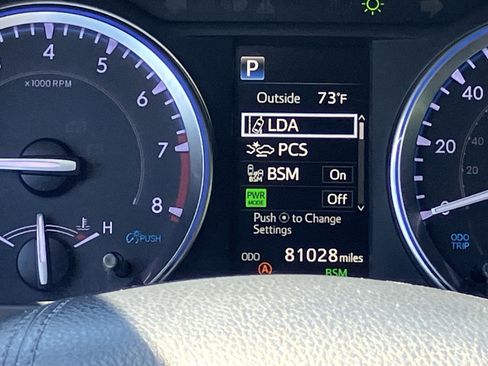 Used 2019 Toyota Highlander XLE AWD/4WD image 24