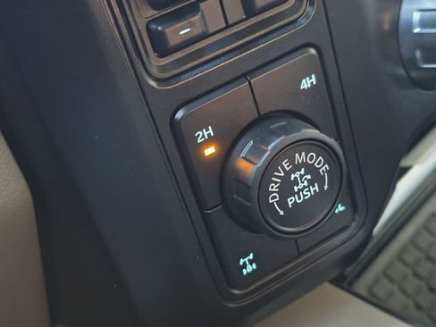 Used 2026 Ford F250 Platinum w/ Platinum Plus Package image 17