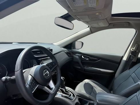 Used 2019 Nissan Rogue SL w/ Premium Package AWD/4WD image 11