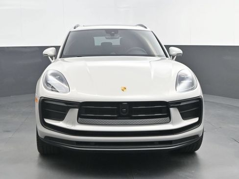 New 2026 Porsche Macan AWD/4WD image 10