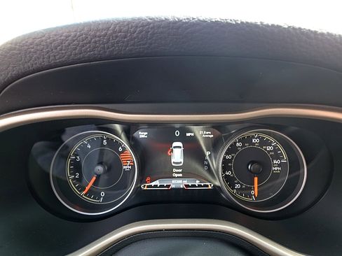 Used 2018 Jeep Cherokee Limited AWD/4WD image 14