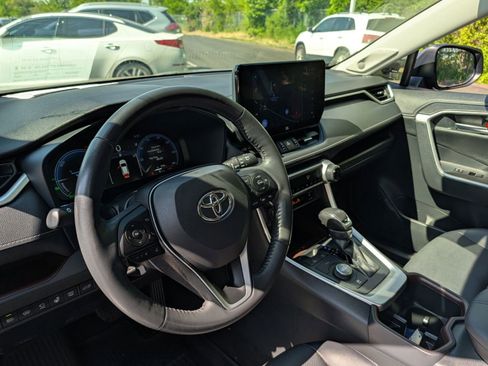 Used 2023 Toyota RAV4 Limited AWD/4WD image 27
