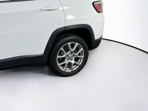 Used 2022 Jeep Compass Latitude AWD/4WD image 28