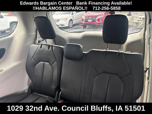 Used 2020 Chrysler Pacifica Limited FWD image 12