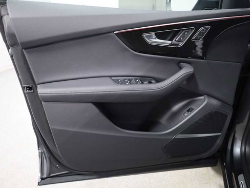 Used 2025 Audi Q8 Premium Plus w/ Premium Plus Package image 16