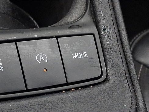 Used 2024 Cadillac XT4 Premium Luxury image 23