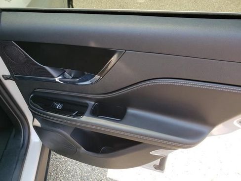 Used 2024 Lincoln Corsair AWD image 18