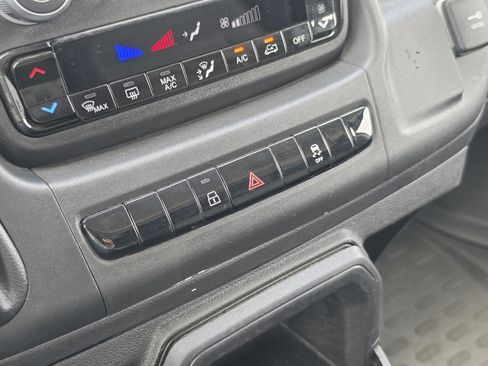 Used 2025 RAM ProMaster 2500 w/ U-Haul Equipment Group FWD image 18