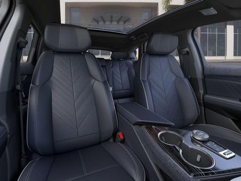 New 2025 Cadillac Optiq Luxury 2 image 16