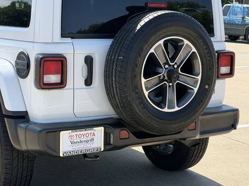 Used 2023 Jeep Wrangler Unlimited Sahara AWD/4WD image 6