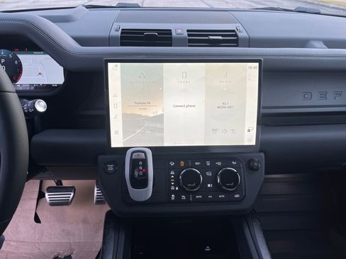 New 2026 Land Rover Defender 110 OCTA image 17