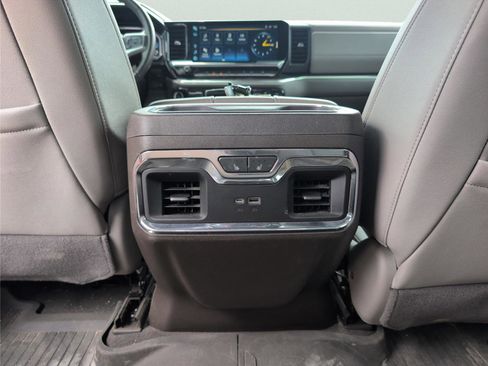 Used 2023 Chevrolet Silverado 1500 LTZ AWD/4WD image 30