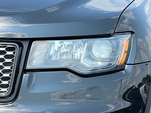 Used 2018 Jeep Grand Cherokee Altitude AWD/4WD image 39