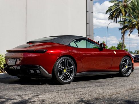 Used 2025 Ferrari Roma Spider image 15
