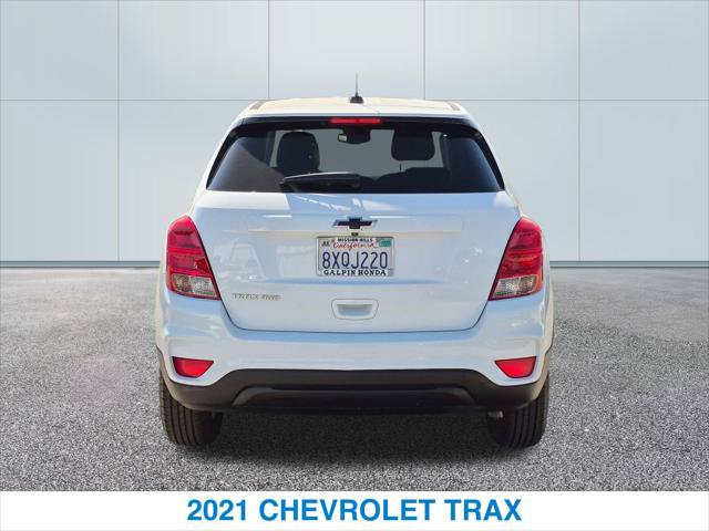 Used 2021 Chevrolet Trax LS w/ Tint and Cruise Package AWD/4WD image 8