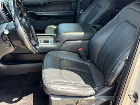 Used 2018 Ford Expedition Limited w/ Equipment Group 301A RWD image 5