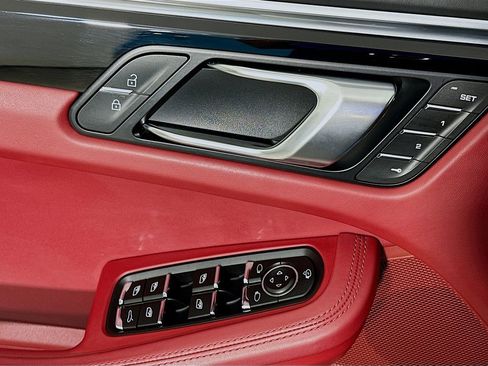 Used 2022 Porsche Macan image 20