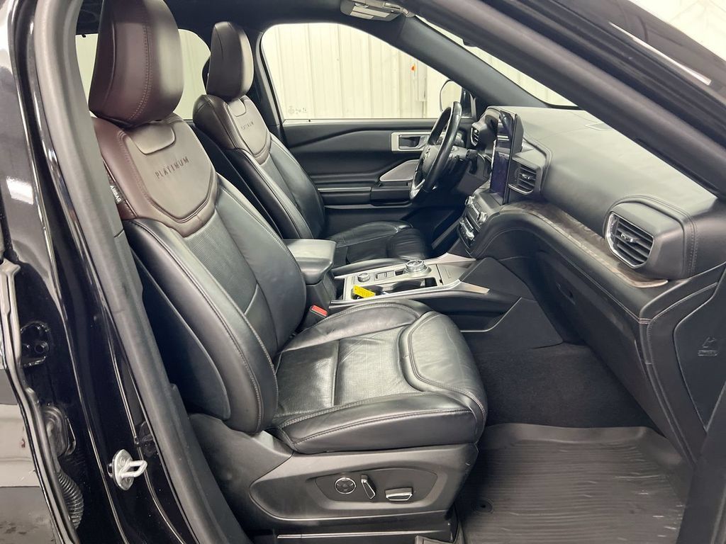 Used 2020 Ford Explorer Platinum w/ Premium Technology Package AWD/4WD image 22