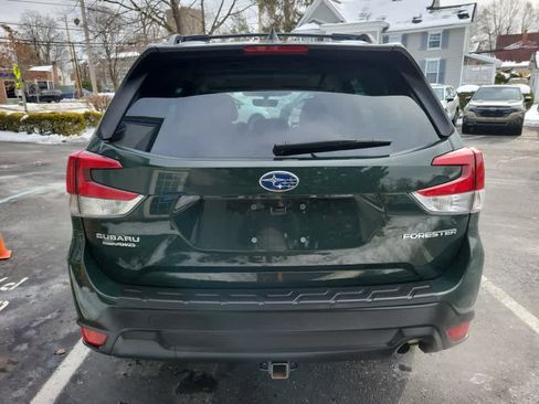 Used 2023 Subaru Forester Premium image 4