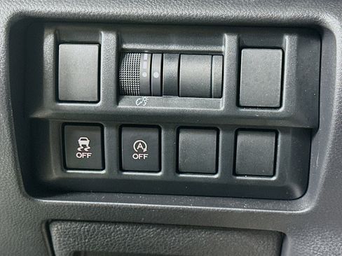 Used 2023 Subaru Crosstrek 2.0i Premium image 17