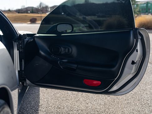 Used 2004 Chevrolet Corvette Z06 w/ Memory Package image 25